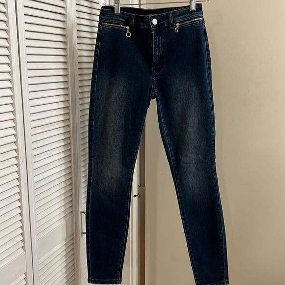 NWOT Guess 1981 Skinny Jeans - Picture 13 of 16